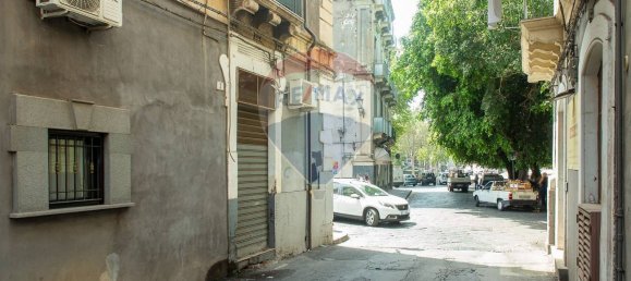 2-Zimmer Gewerbliche Immobilie in Catania, Italy, Nr. 52960 14
