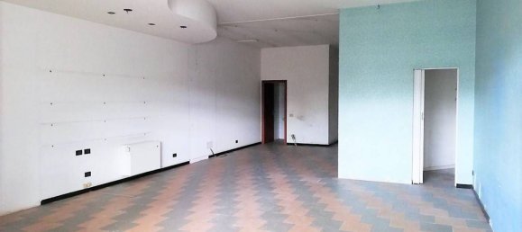 104m² Commercial property in Poggibonsi, Italy No. 209131 2