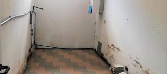 104m² Commercial property in Poggibonsi, Italy No. 209131 4