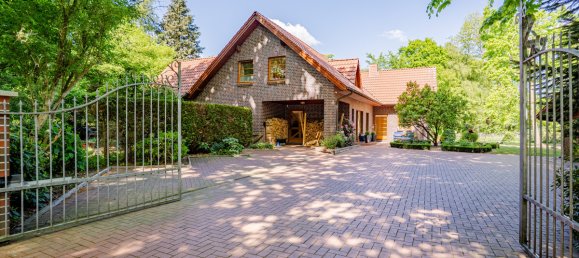 7 rooms Villa in Oldenburg, Germany No. 250354 4