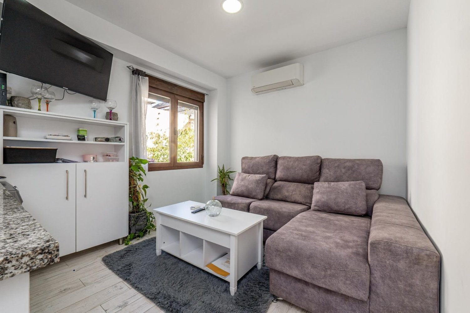 Apartamento de 2 dormitorios en Granada, Spain No. 171609