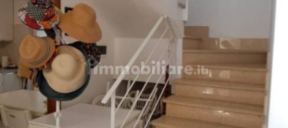 Villa de 4 dormitorios en Anzio, Italy No. 189253 16