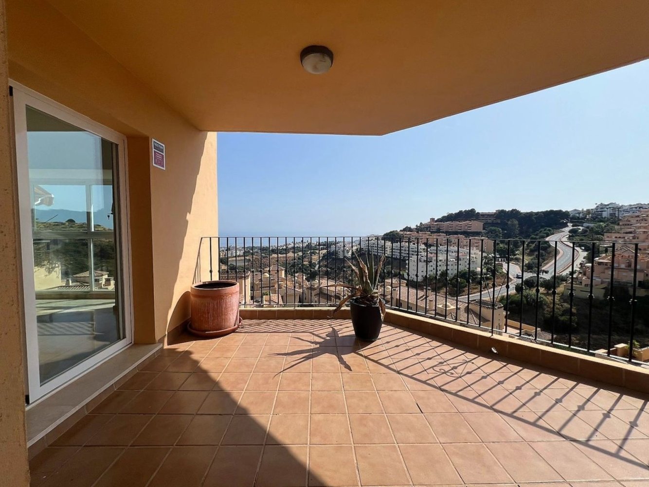Apartamento de 2 dormitorios en Mijas, Spain No. 145306