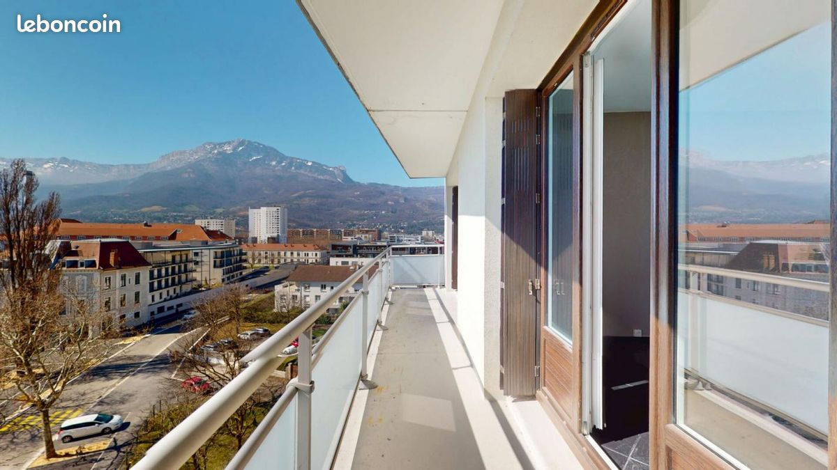 3 bedrooms Apartment in Grenoble, France No. 244252