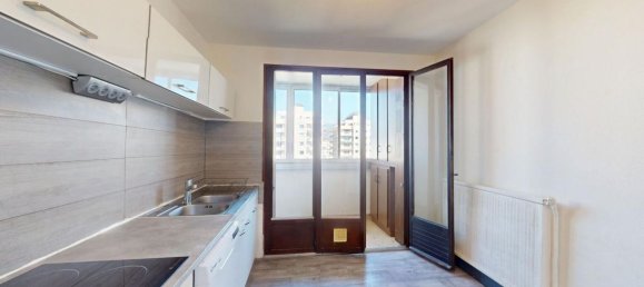 3 bedrooms Apartment in Grenoble, France No. 244252 2