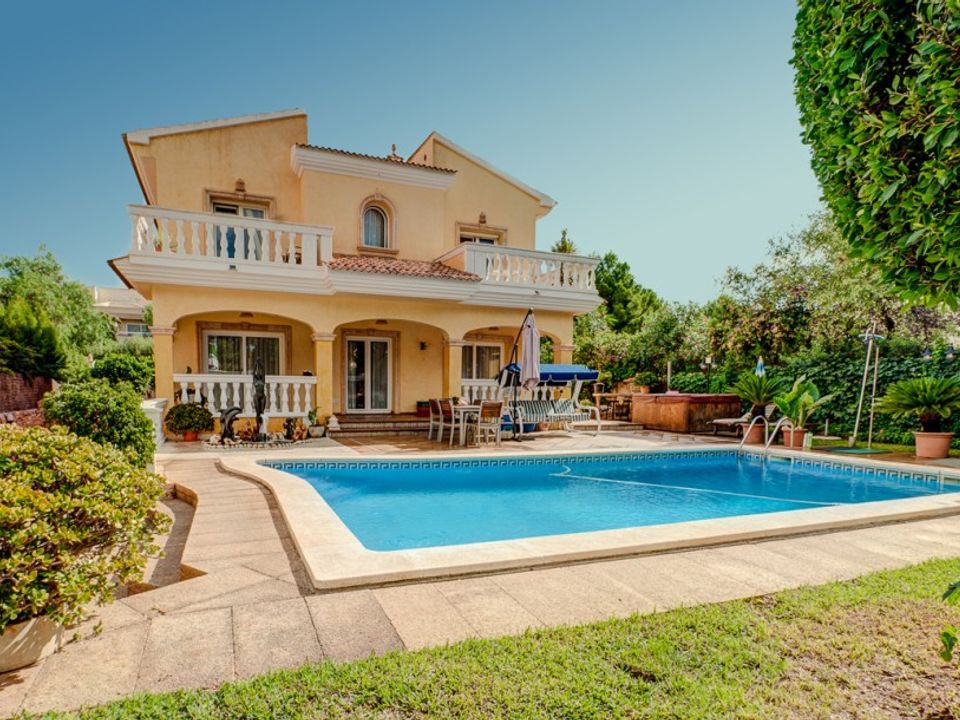 6 bedrooms Villa in Palmanova, Spain No. 216018