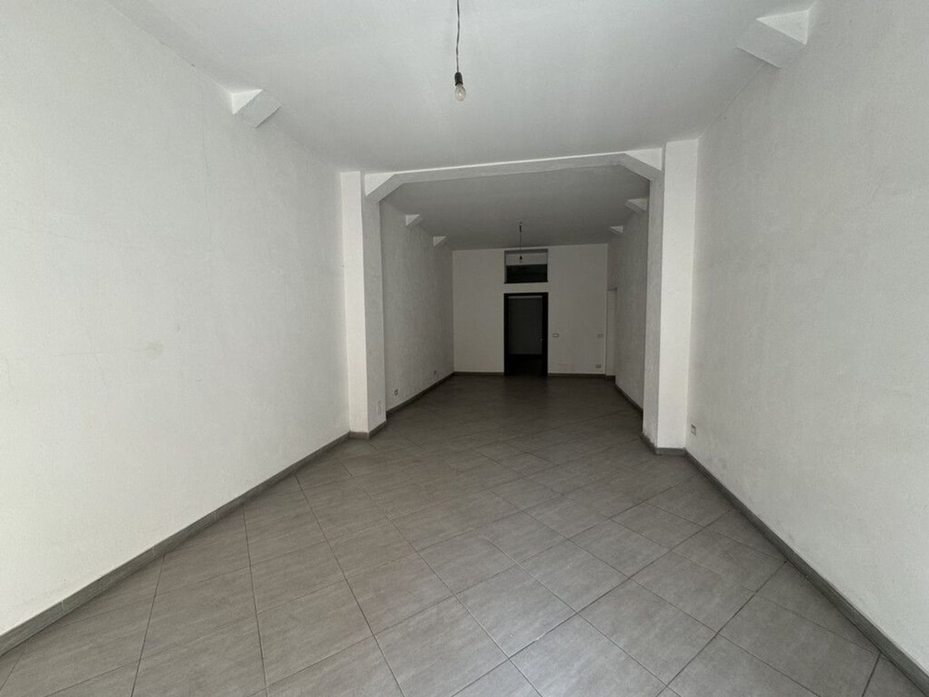 100m² Commercial property in Scaletta Zanclea, Italy No. 116822