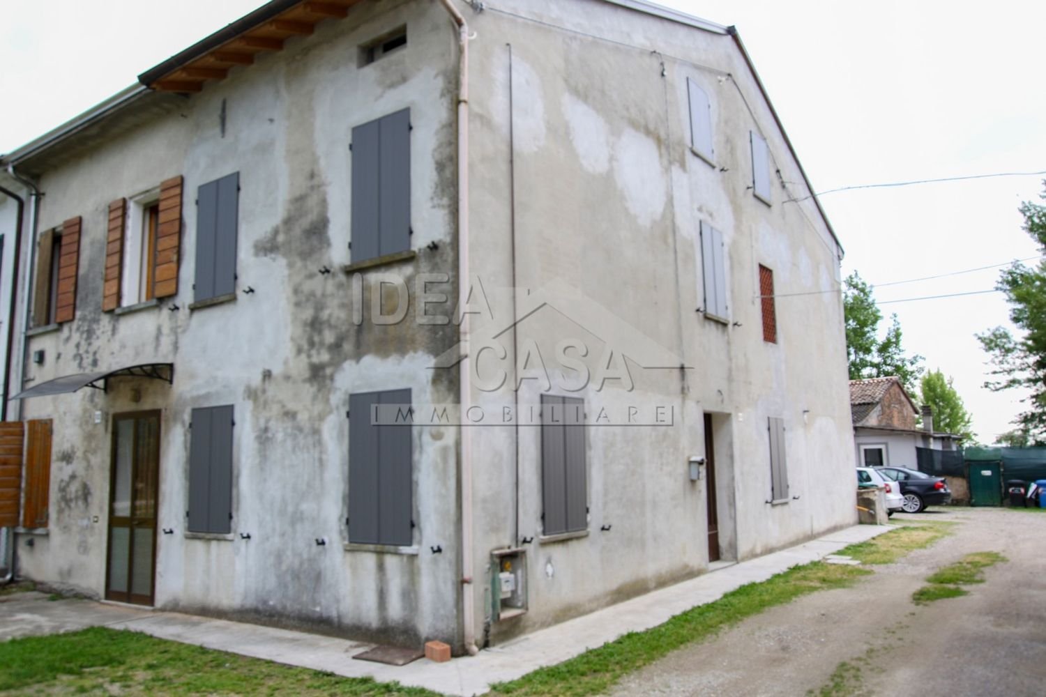 Casa de 4 habitaciónes en Concordia sulla Secchia, Italy No. 70210