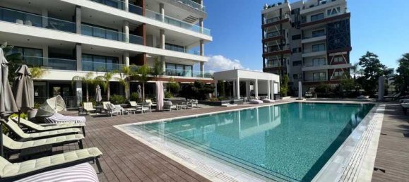 3 bedrooms Penthouse in Germasogeia, Cyprus No. 13901 8