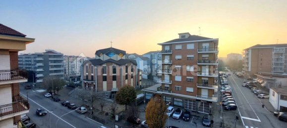 Apartamento de 2 dormitorios en Moncalieri, Italy No. 283897 3