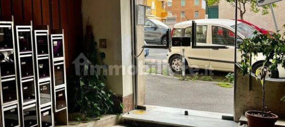 1 room Office in Rome, Italy No. 308785 13