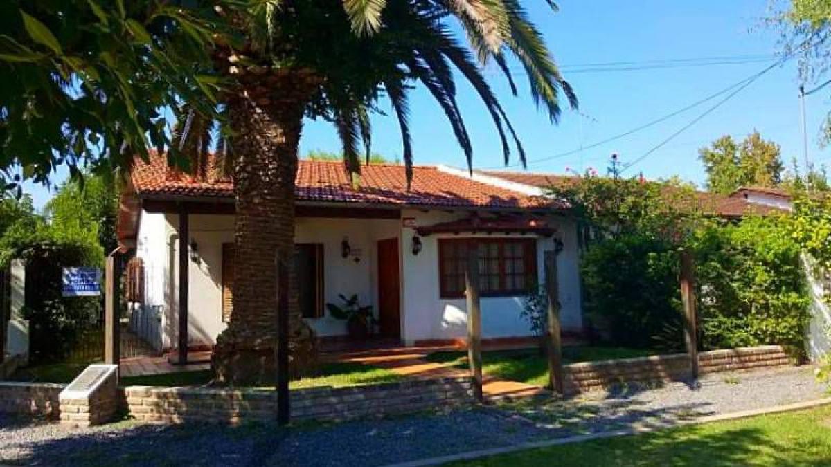 3 bedrooms House in General Las Heras, Argentina No. 57586