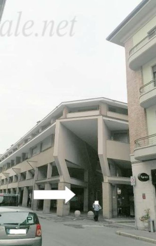 13-Zimmer Doppelhaus in Busto Arsizio, Italy, Nr. 183549