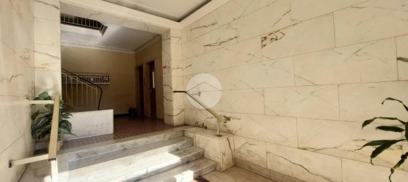 4 rooms Apartment in Genoa, Italy No. 13174 2