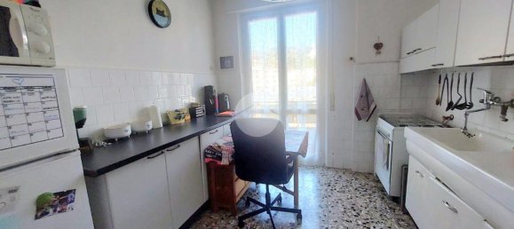 4 rooms Apartment in Genoa, Italy No. 13174 9