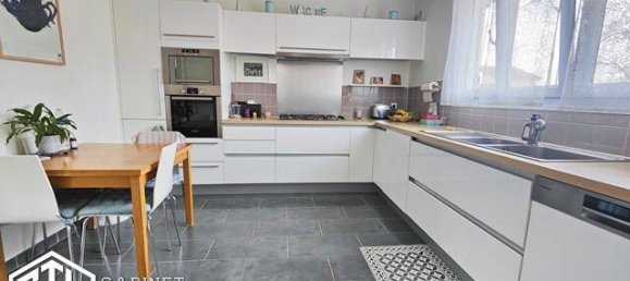 3 Schlafzimmer Haus in Clichy-sous-Bois, France, Nr. 135796 8