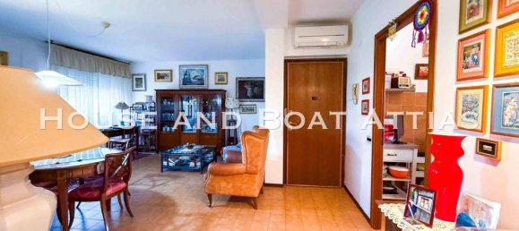 2 bedrooms Apartment in Livorno, Italy No. 278937 19