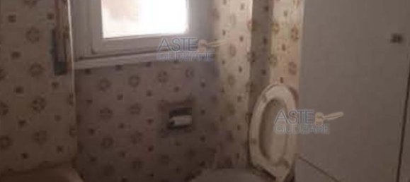 5 rooms Apartment in Rome, Italy No. 190322 5
