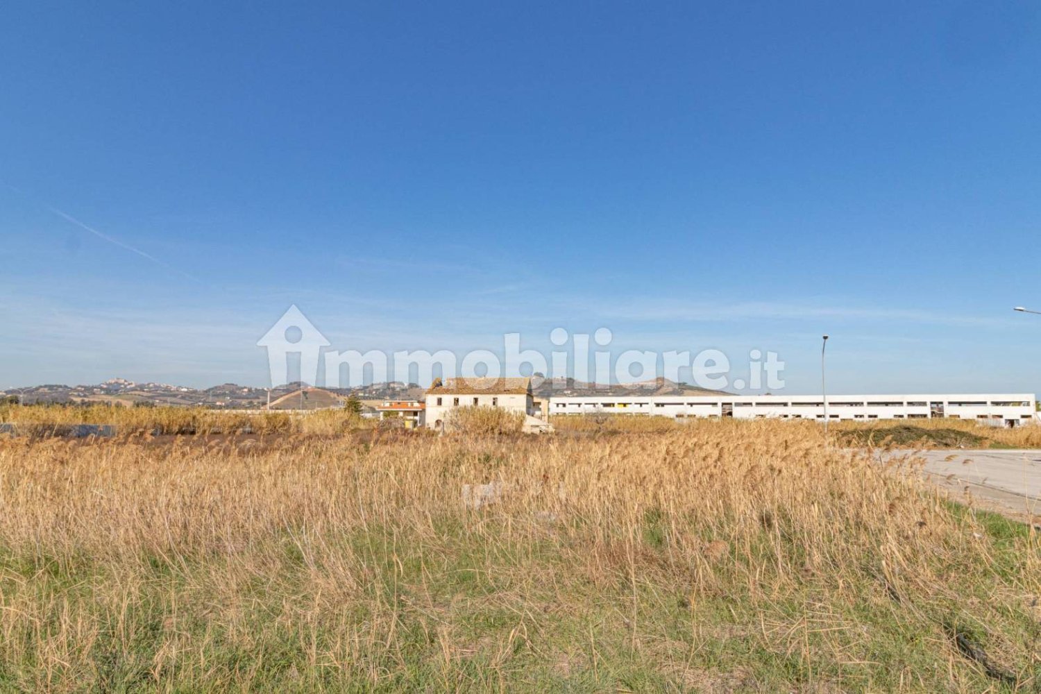 Grundstück in San Benedetto del Tronto, Italy 1650m², Nr. 273156