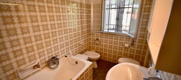 4 bedrooms Apartment in Comacchio, Italy No. 377355 20