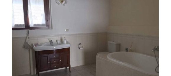 3 rooms Apartment in Tavullia, Italy No. 253158 4