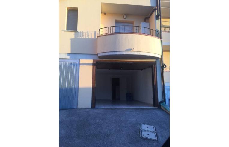 3 rooms Apartment in Tavullia, Italy No. 253158