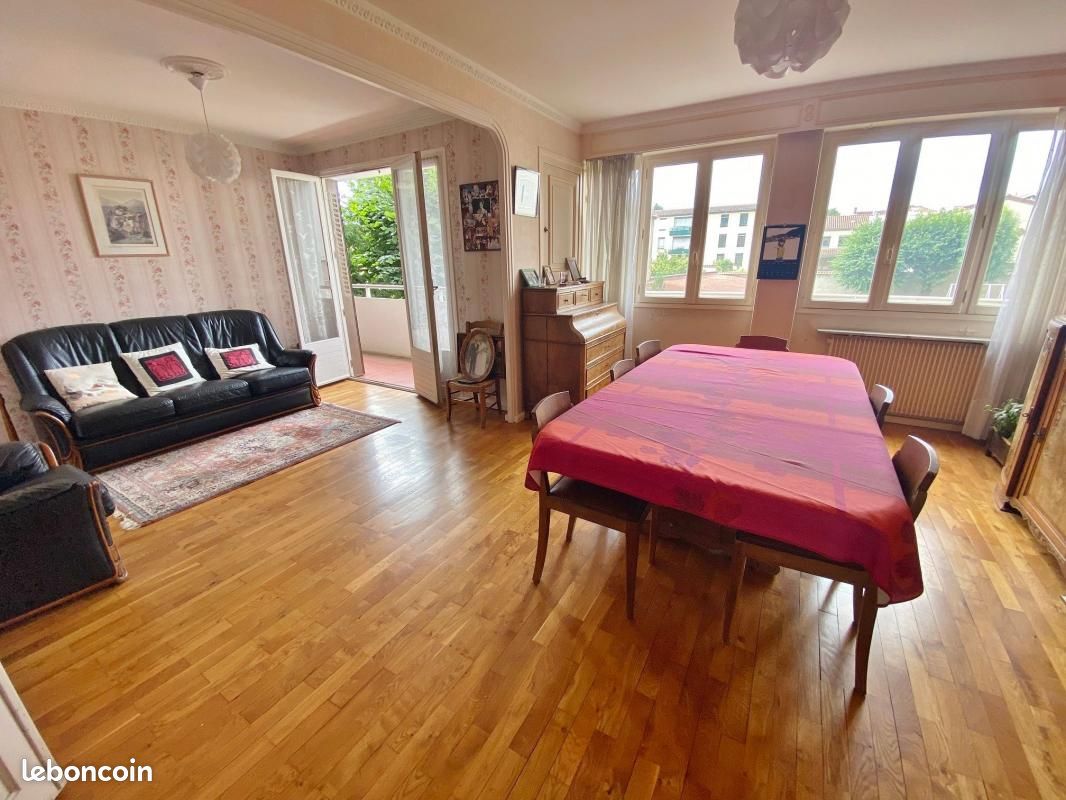 2 bedrooms Apartment in Sainte-Foy-les-Lyon, France No. 290568