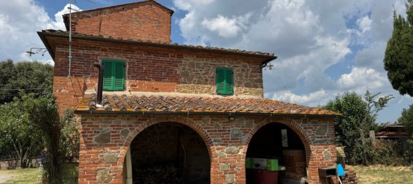 9 rooms House in Marciano della Chiana, Italy No. 269430 3