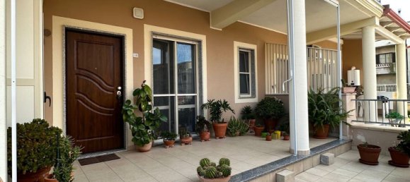 Квартира с 3 комнатами в Кротоне, Италия № 103762 10