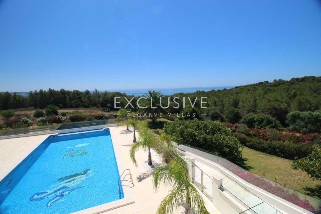 5 bedrooms Villa in Alvor, Portugal No. 186962
