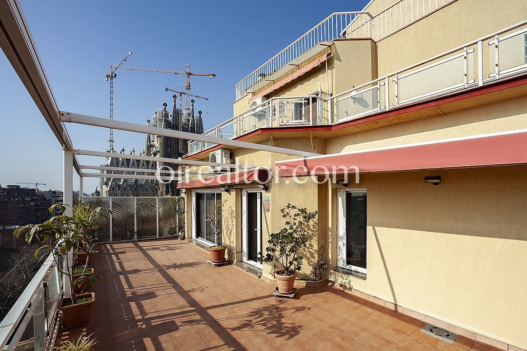 5 bedrooms Penthouse in Eixample, Spain No. 246725