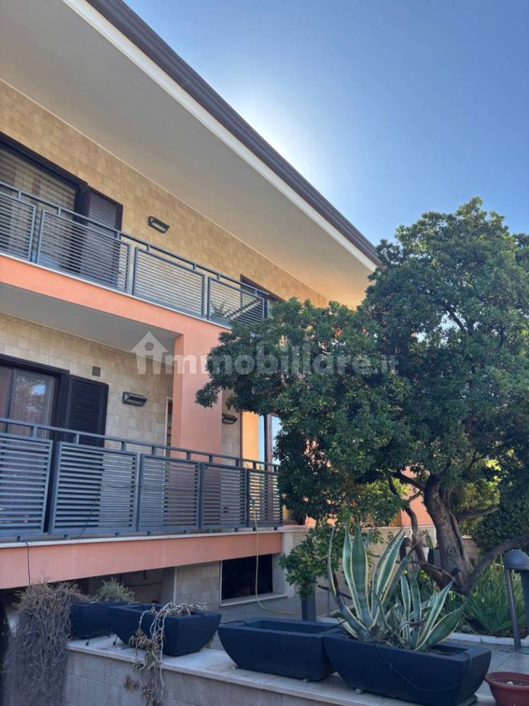 Дом с 4 спальнями в Орта Нова, Италия № 337176