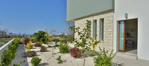 4 bedrooms Villa in Chloraka, Cyprus No. 16260 2