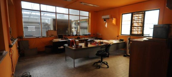 2 rooms Commercial property in Pistoia, Italy No. 75170 5