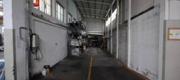 2 rooms Commercial property in Pistoia, Italy No. 75170 4