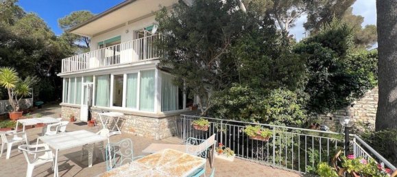 13 rooms Villa in Livorno, Italy No. 152145 20