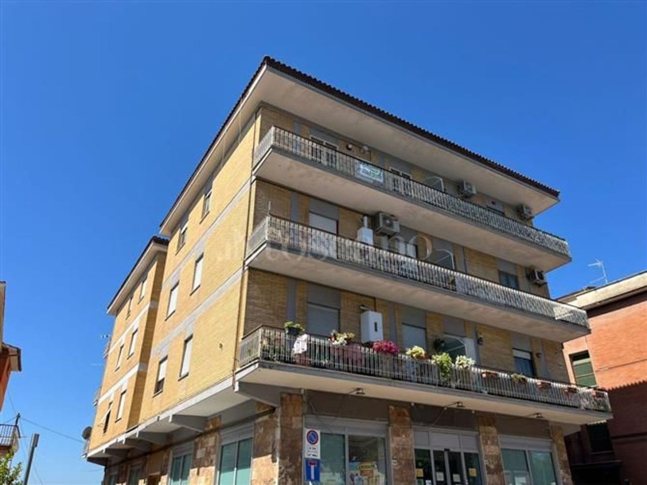 Квартира с 3 комнатами в Ментана, Италия № 259048