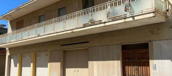 6 rooms Apartment in Pachino, Italy No. 146594 2