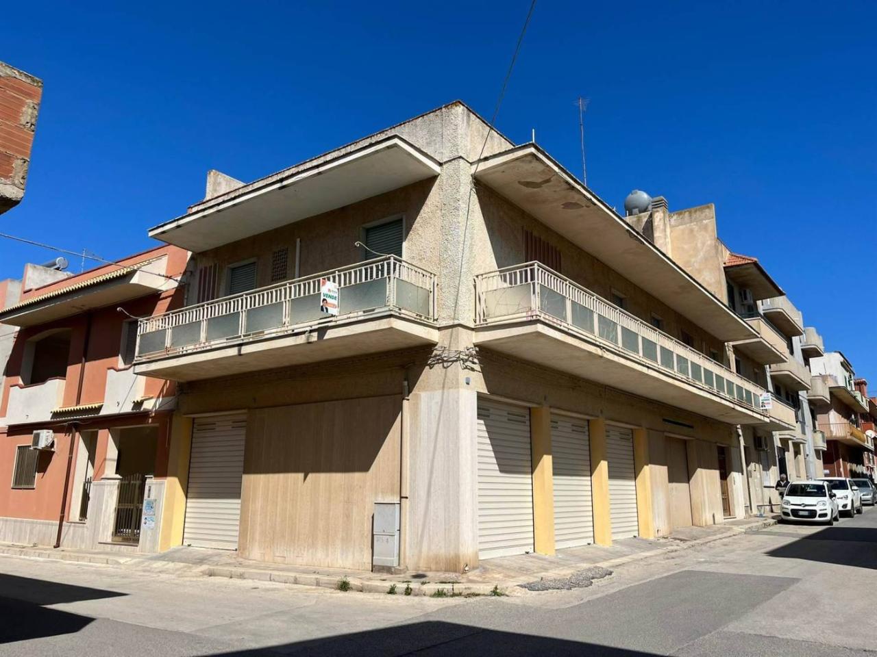 6 rooms Apartment in Pachino, Italy No. 146594