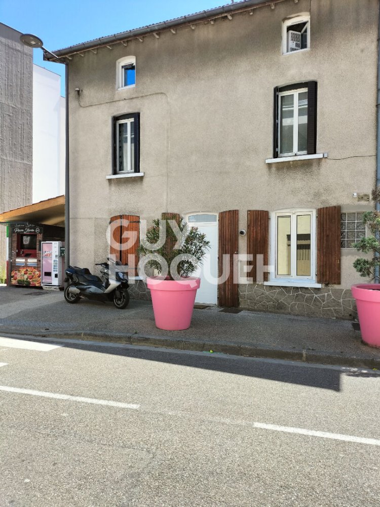 5 bedrooms House in Rhone, France No. 298477