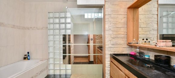 Villa de 4 dormitorios en Amberieux-en-Dombes, France No. 204181 20