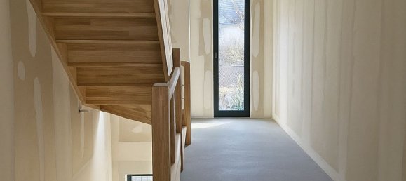 5 bedrooms House in Montevrain, France No. 294992 3