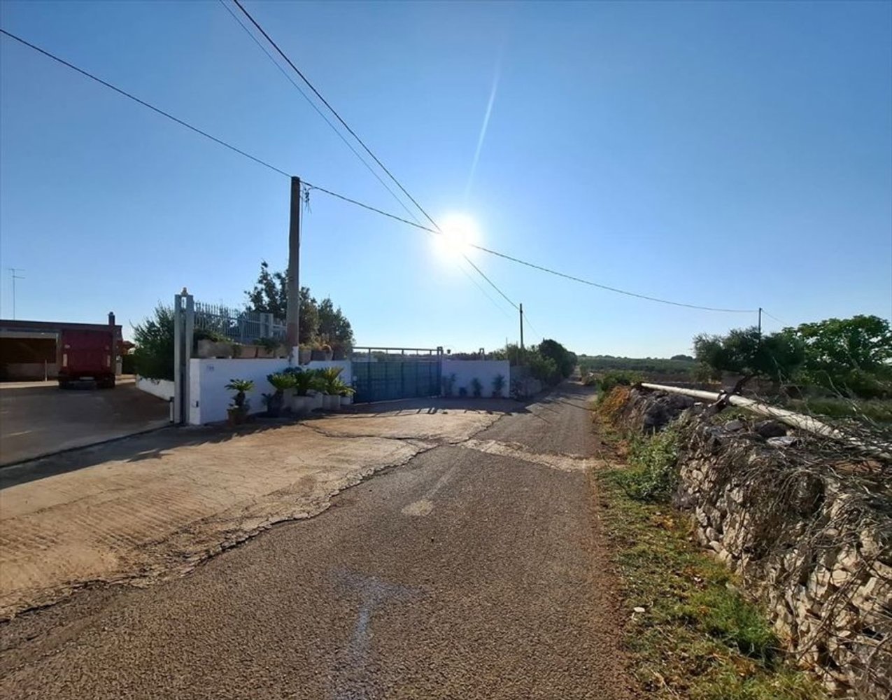 Дом с 10 комнатами в Конверсано, Италия № 303153