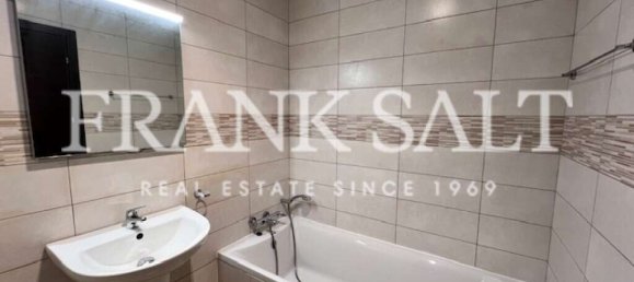 2 غرف نوم طابقين في Mosta, Malta رقم 5145 8