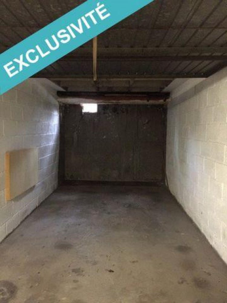 Laden in Chilly-Mazarin, France 14m², Nr. 21196