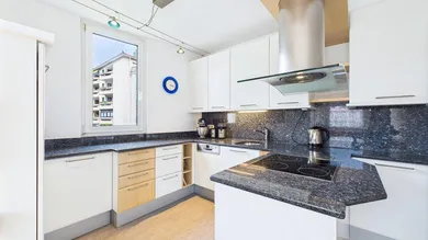 Квартира с 3 спальнями в Инсбрук-Штадт, Австрия № 211445