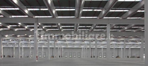 2 rooms Warehouse in San Martino Buon Albergo, Italy No. 335142 4