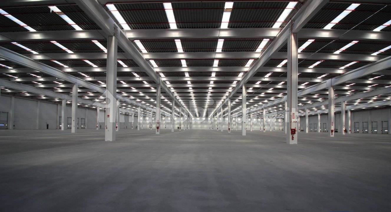 2 rooms Warehouse in San Martino Buon Albergo, Italy No. 335142