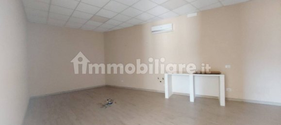 5 rooms Commercial property in Frosinone, Italy No. 29215 5