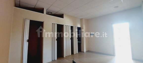 5 rooms Commercial property in Frosinone, Italy No. 29215 10